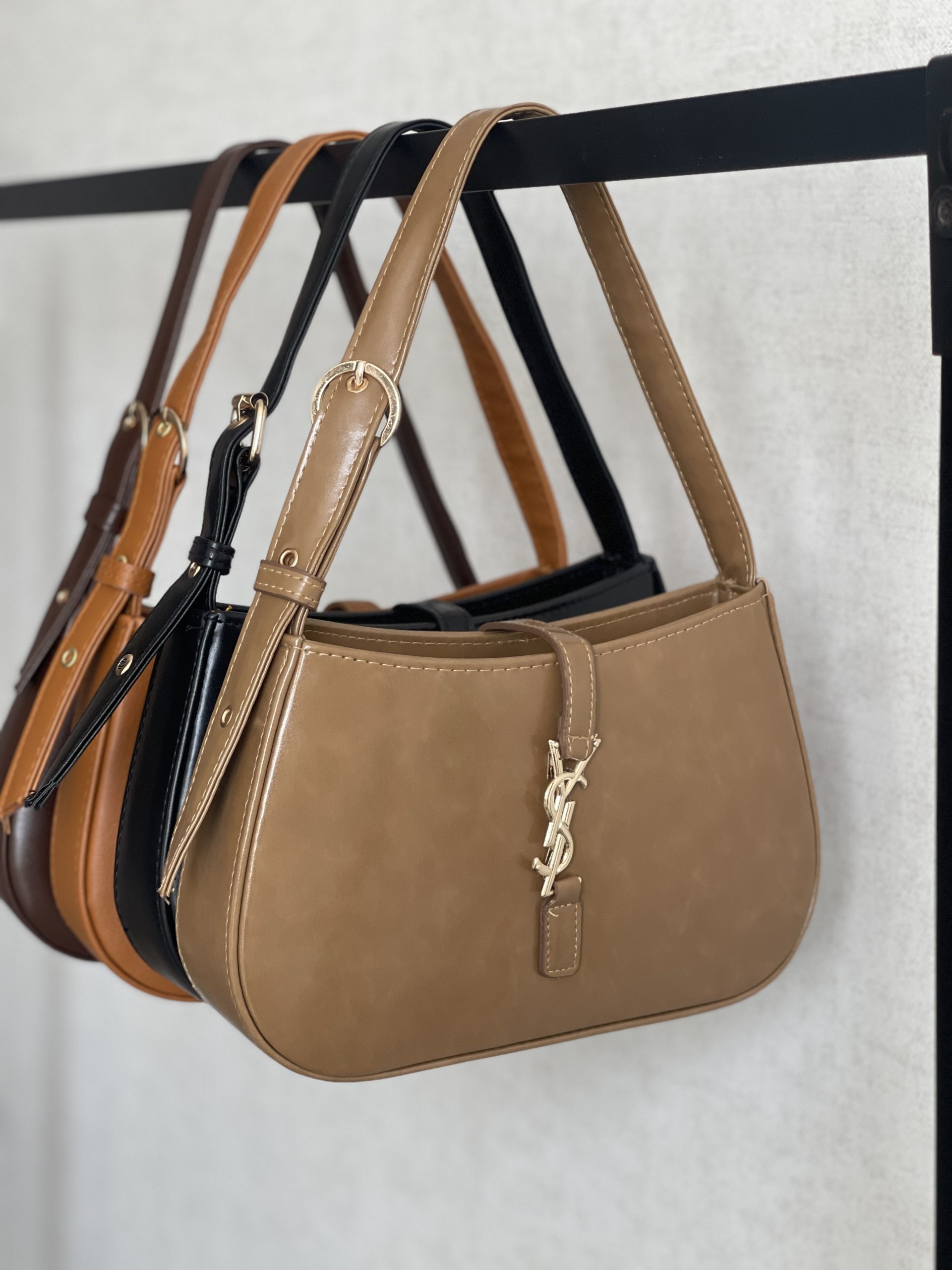IMG_4594-scaled-1.jpeg کیف دوشی زنانه مدل ysl - Image 1